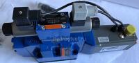 4WRKE16W8-200L-3X/6EG24K31/A1D3M - Пропорциональный распределитель с обратной связью по положению золотника и со встроенным усилителем (OBE), Ду16, A1 = ±10 В, номинальный расход 200 л/мин, схема W8-, каналы управления X и Y - внешние